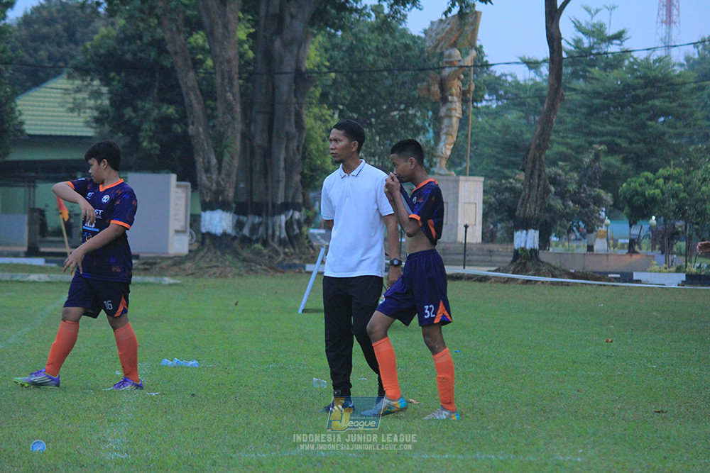 ijlu14 270626 tajimalela fa vs assist soccer school