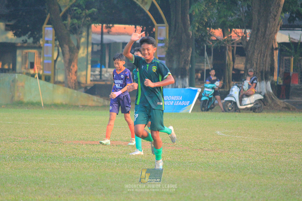 ijlu14 270626 tajimalela fa vs assist soccer school