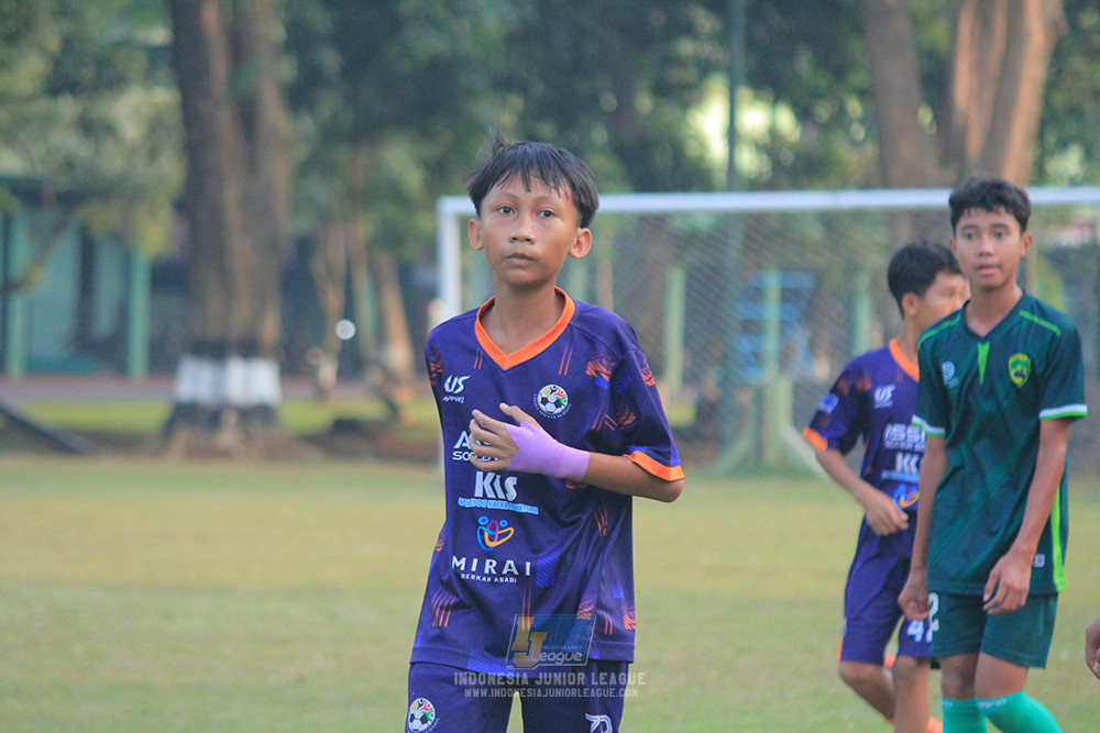 ijlu14 270626 tajimalela fa vs assist soccer school