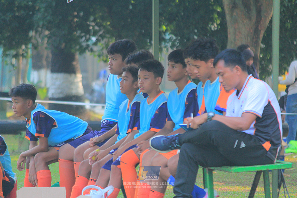 ijlu14 270626 tajimalela fa vs assist soccer school