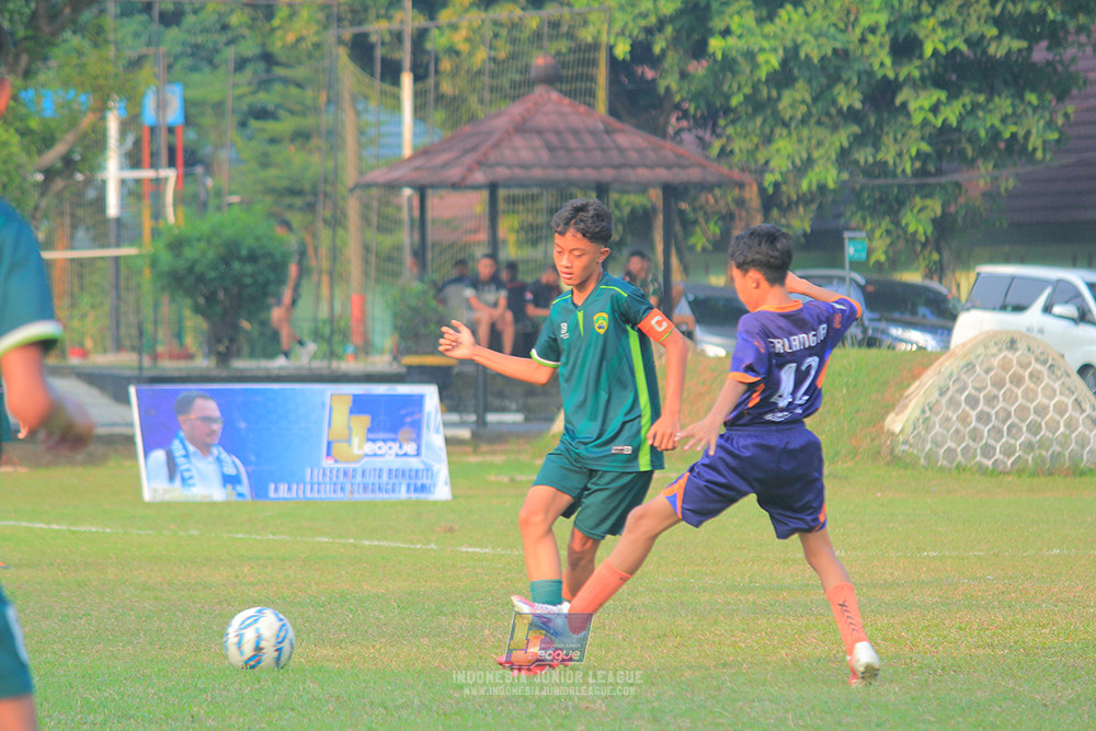 ijlu14 270626 tajimalela fa vs assist soccer school