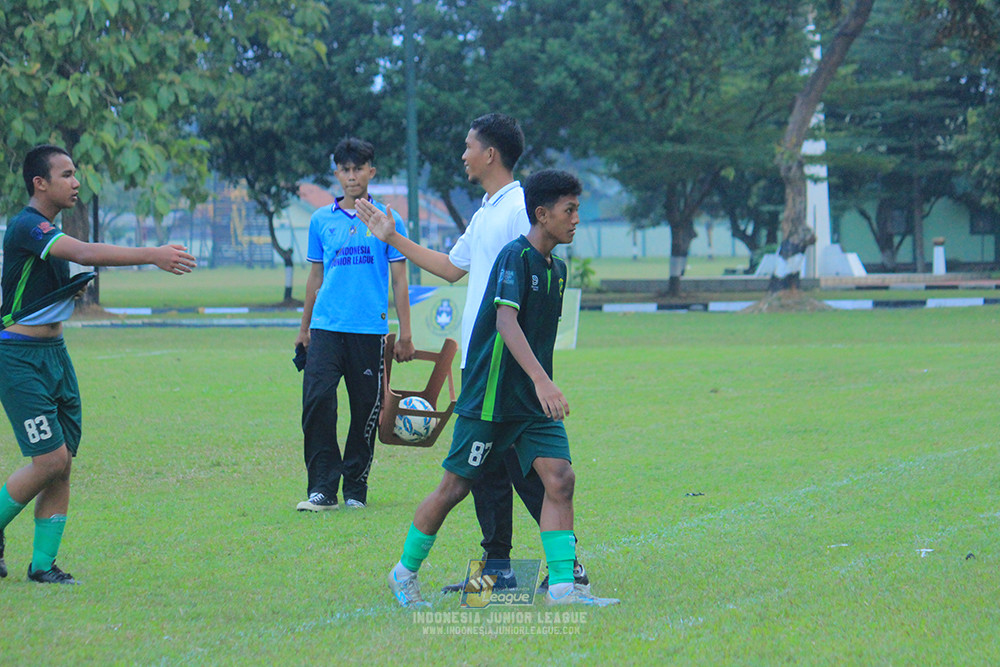 ijlu14 270626 tajimalela fa vs assist soccer school