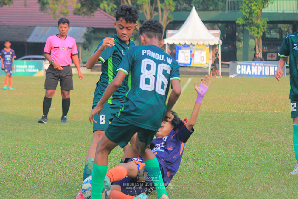 ijlu14 270626 tajimalela fa vs assist soccer school