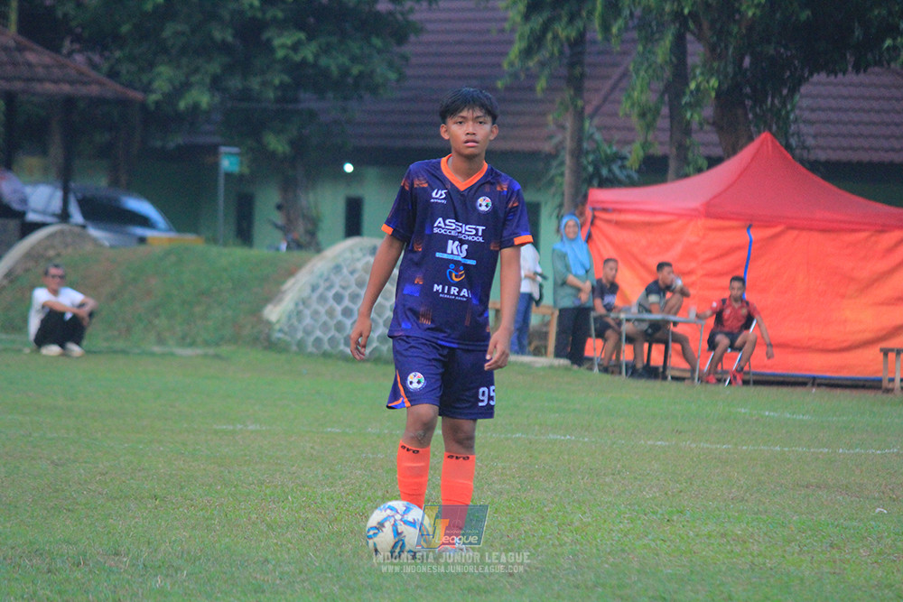 ijlu14 270626 tajimalela fa vs assist soccer school