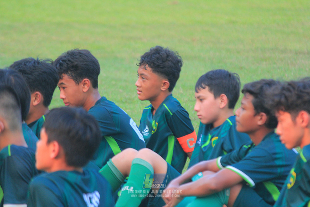 ijlu14 270626 tajimalela fa vs assist soccer school