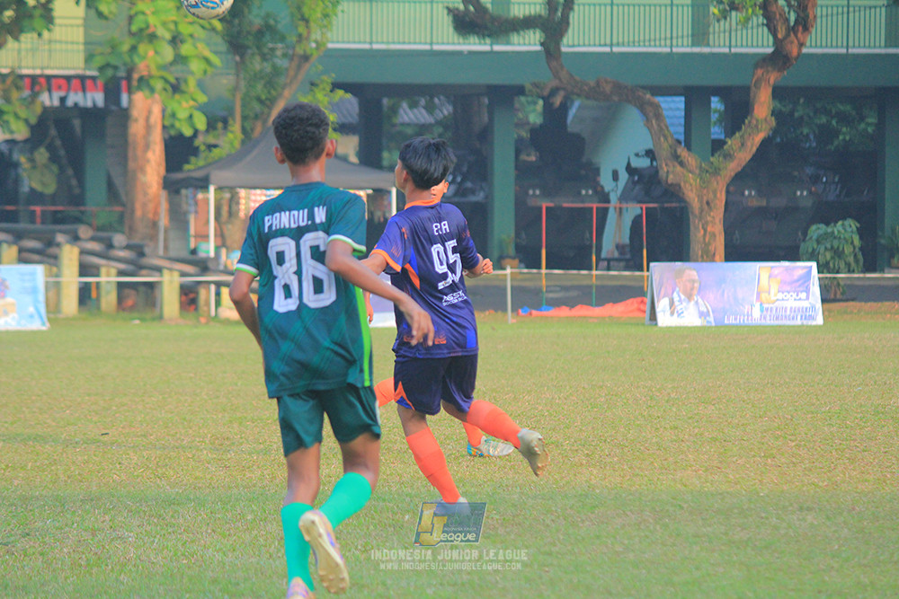 ijlu14 270626 tajimalela fa vs assist soccer school