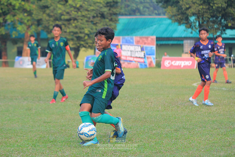 ijlu14 270626 tajimalela fa vs assist soccer school