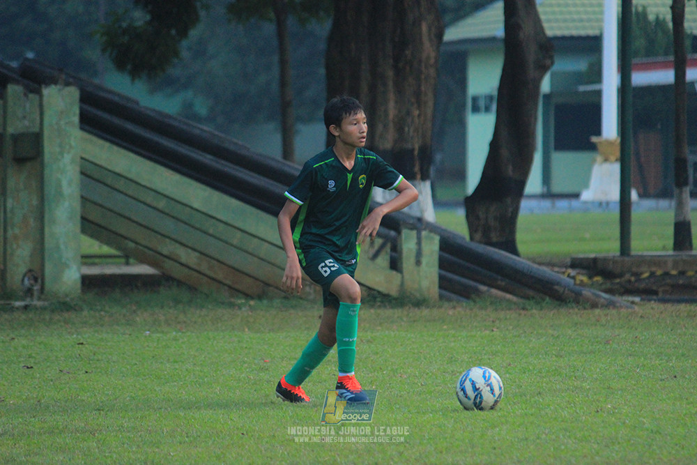 ijlu14 270626 tajimalela fa vs assist soccer school