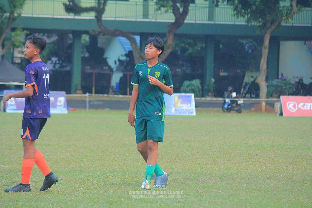 ijlu14 270626 tajimalela fa vs assist soccer school
