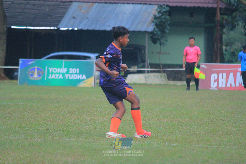 ijlu14 270626 tajimalela fa vs assist soccer school