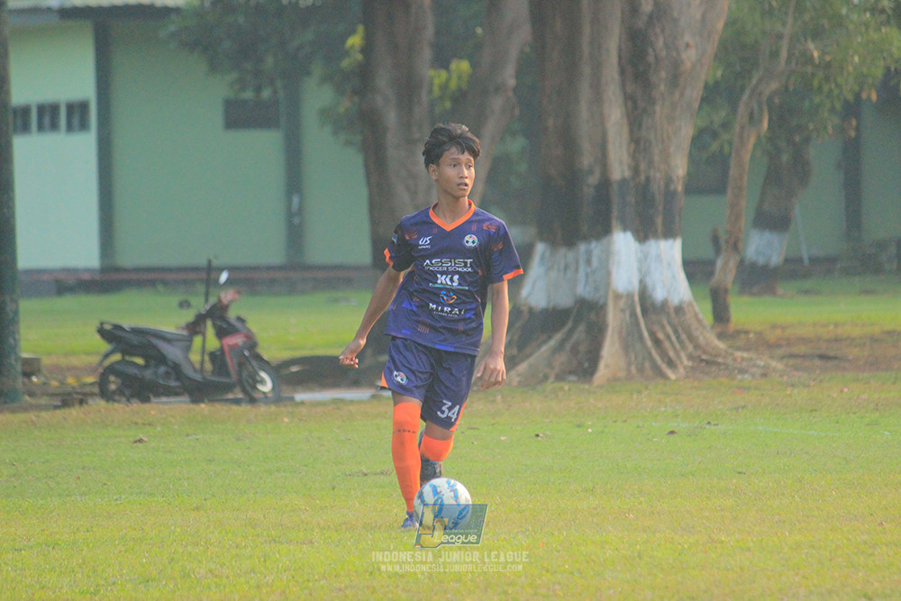 ijlu14 270626 tajimalela fa vs assist soccer school