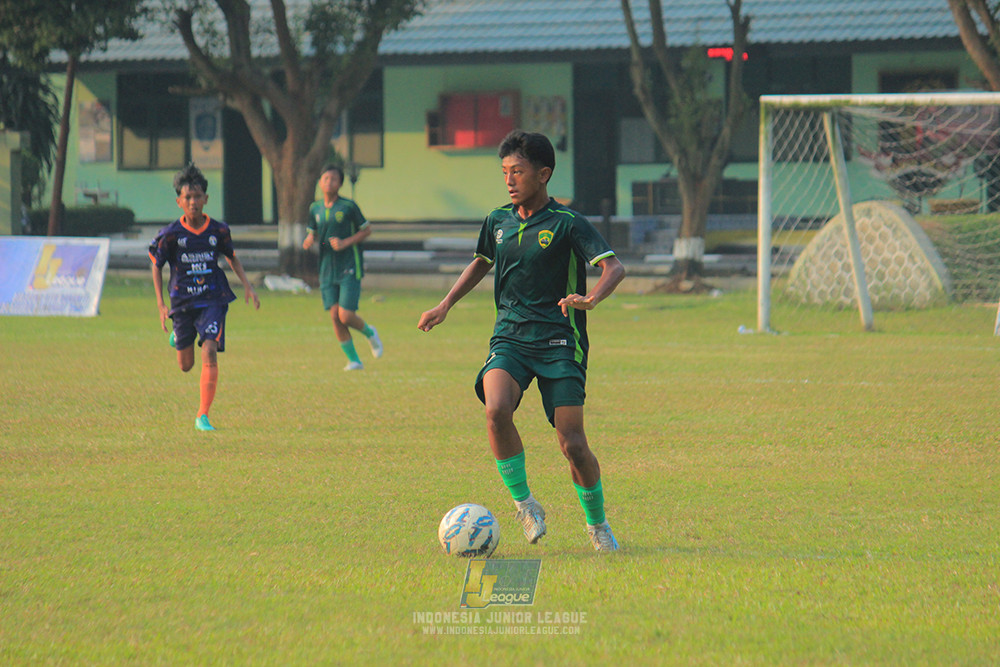 ijlu14 270626 tajimalela fa vs assist soccer school