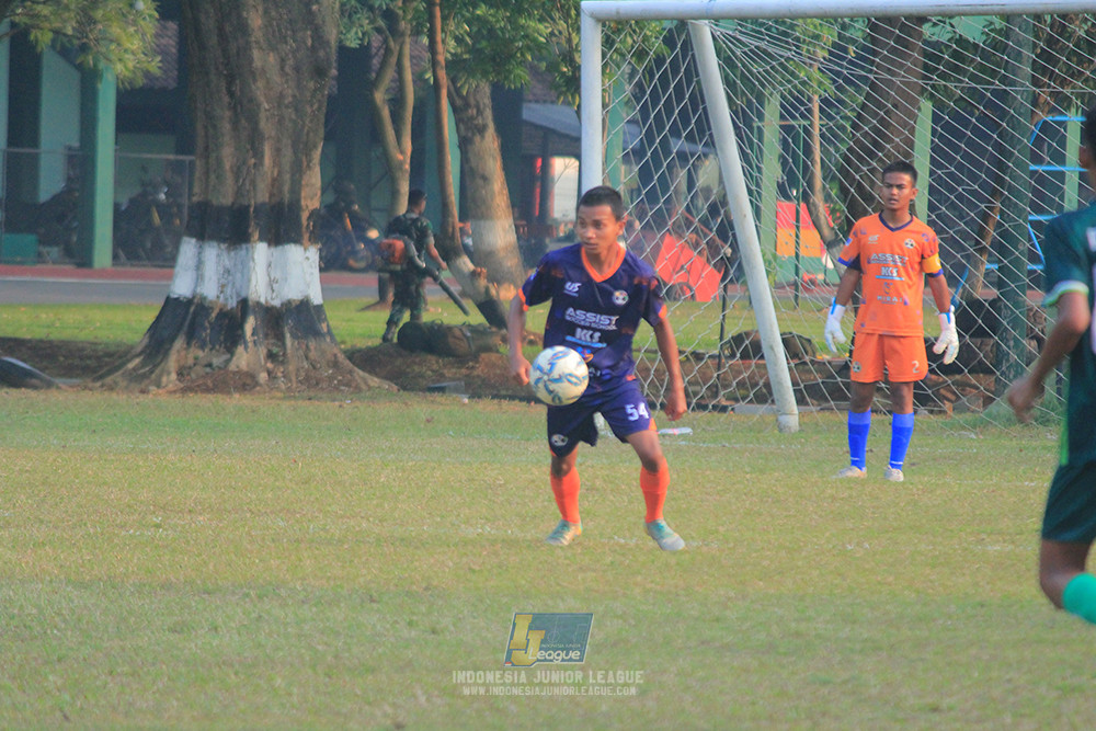 ijlu14 270626 tajimalela fa vs assist soccer school