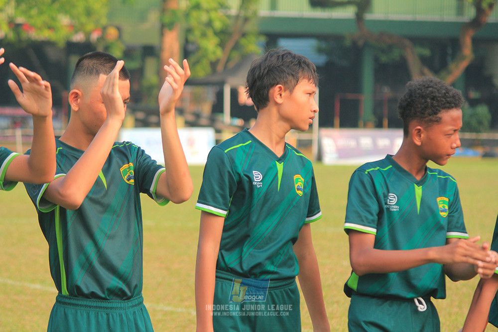 ijlu14 270626 tajimalela fa vs assist soccer school