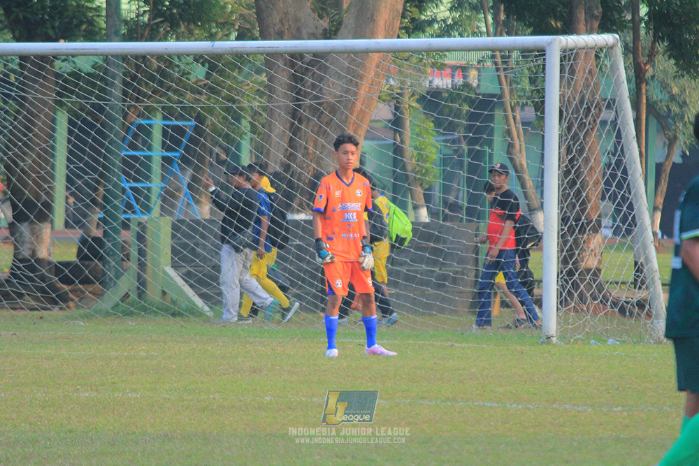 ijlu14 270626 tajimalela fa vs assist soccer school