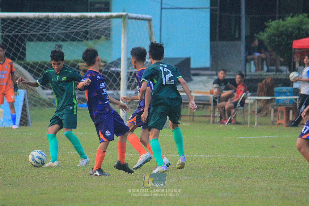ijlu14 270626 tajimalela fa vs assist soccer school