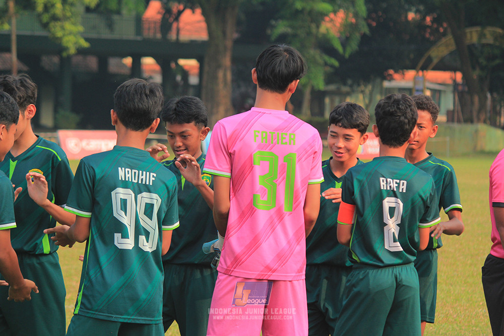ijlu14 270626 tajimalela fa vs assist soccer school