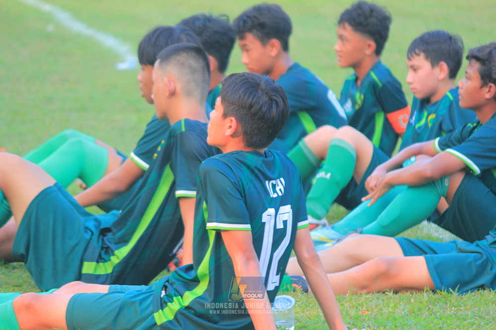 ijlu14 270626 tajimalela fa vs assist soccer school