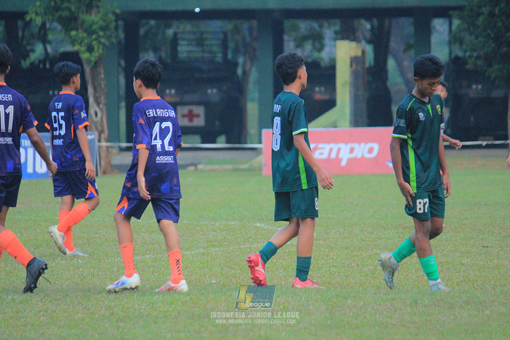 ijlu14 270626 tajimalela fa vs assist soccer school