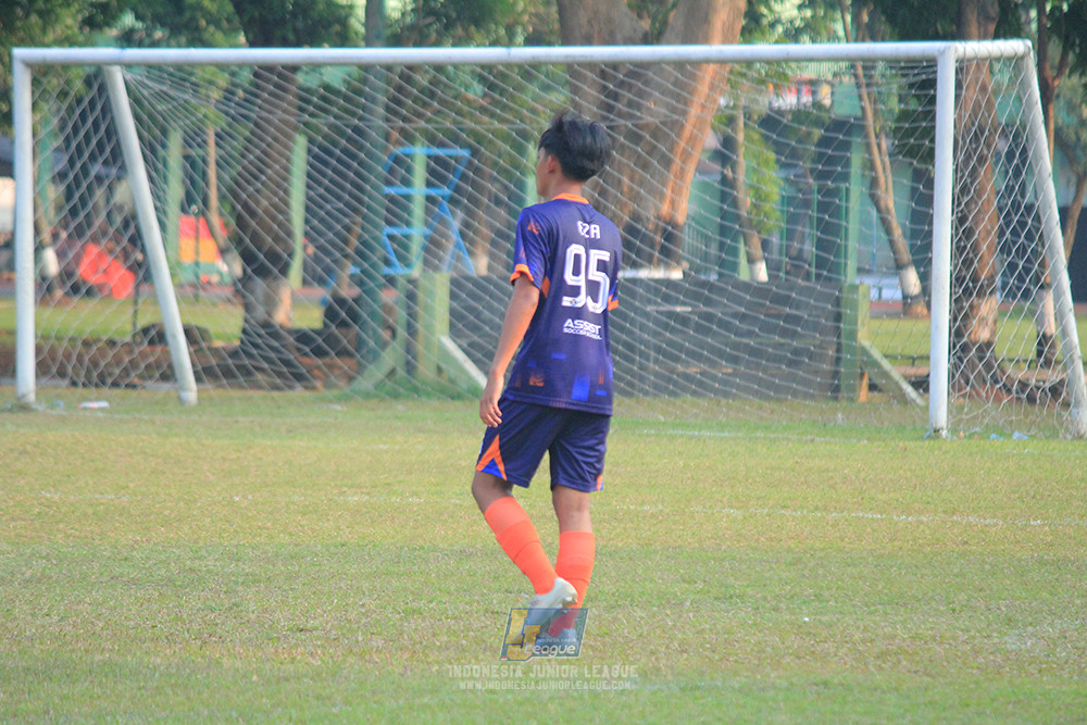 ijlu14 270626 tajimalela fa vs assist soccer school