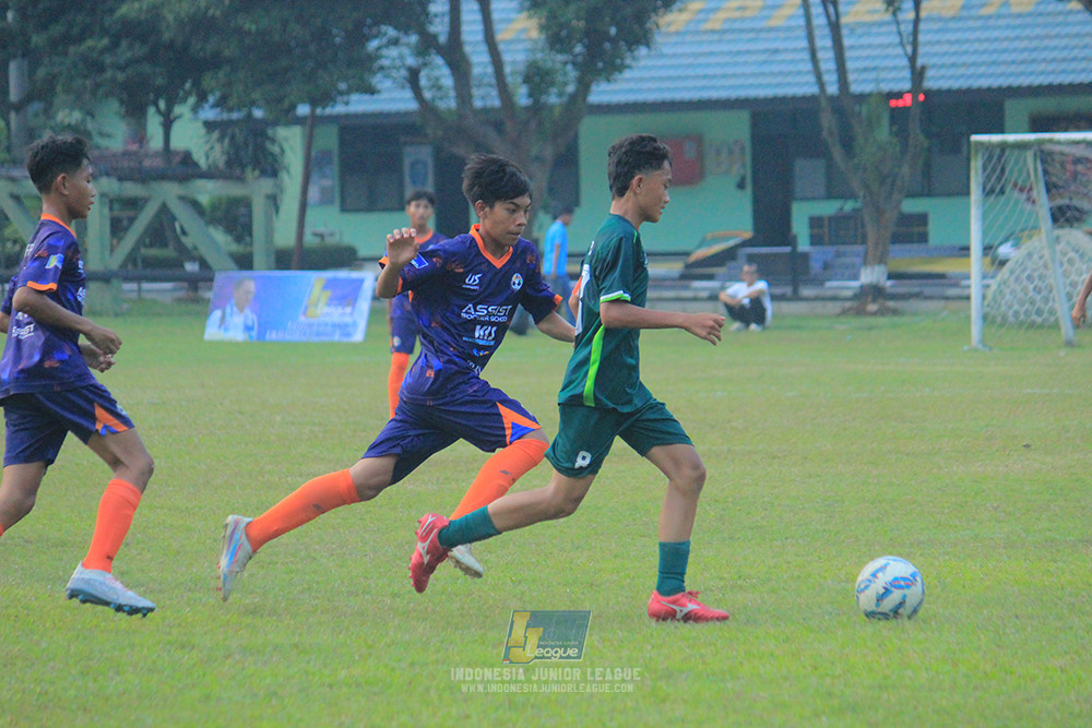 ijlu14 270626 tajimalela fa vs assist soccer school