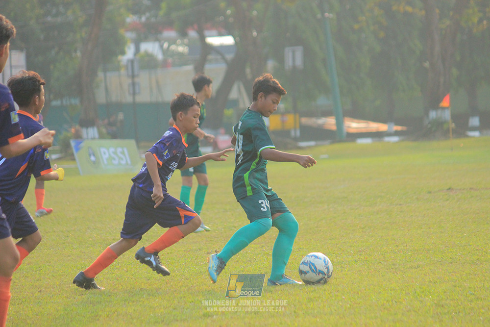 ijlu14 270626 tajimalela fa vs assist soccer school