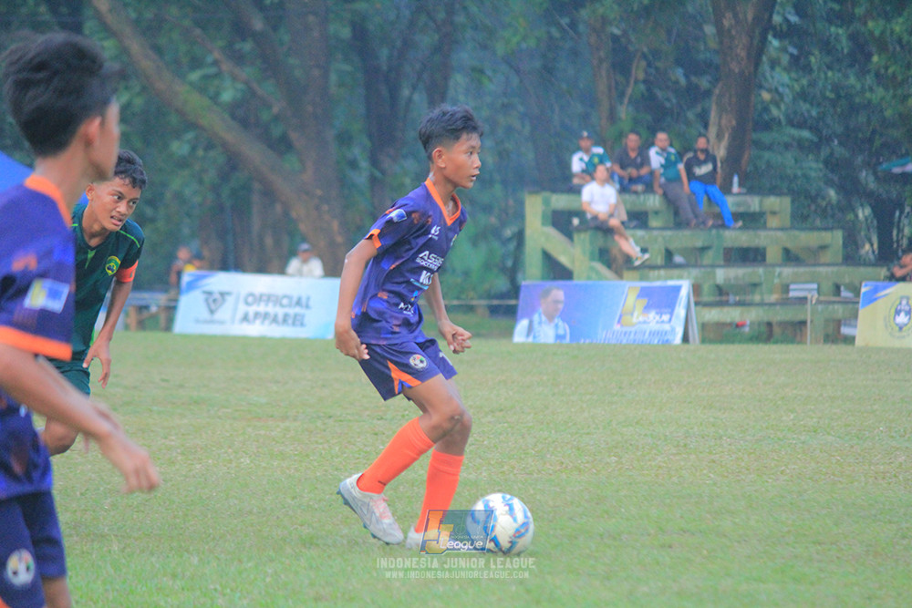ijlu14 270626 tajimalela fa vs assist soccer school