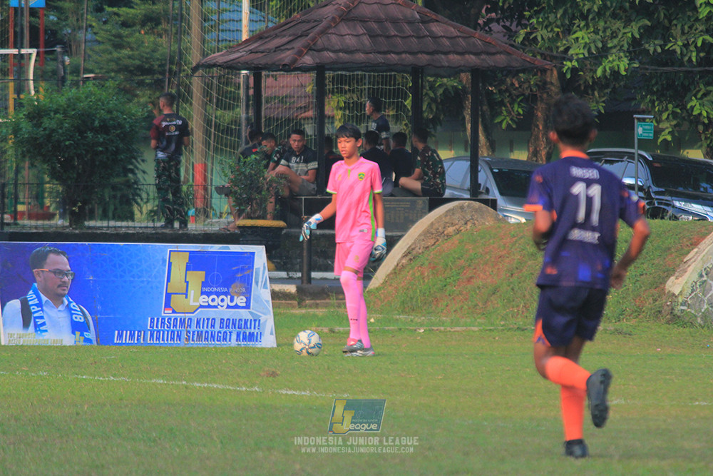 ijlu14 270626 tajimalela fa vs assist soccer school