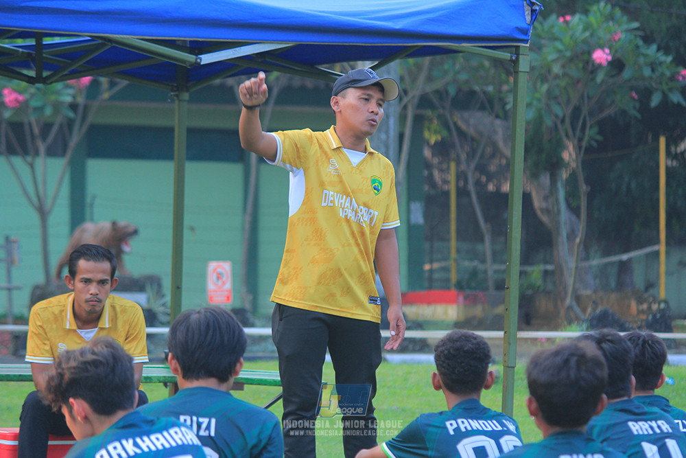 ijlu14 270626 tajimalela fa vs assist soccer school