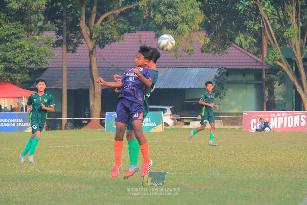 ijlu14 270626 tajimalela fa vs assist soccer school