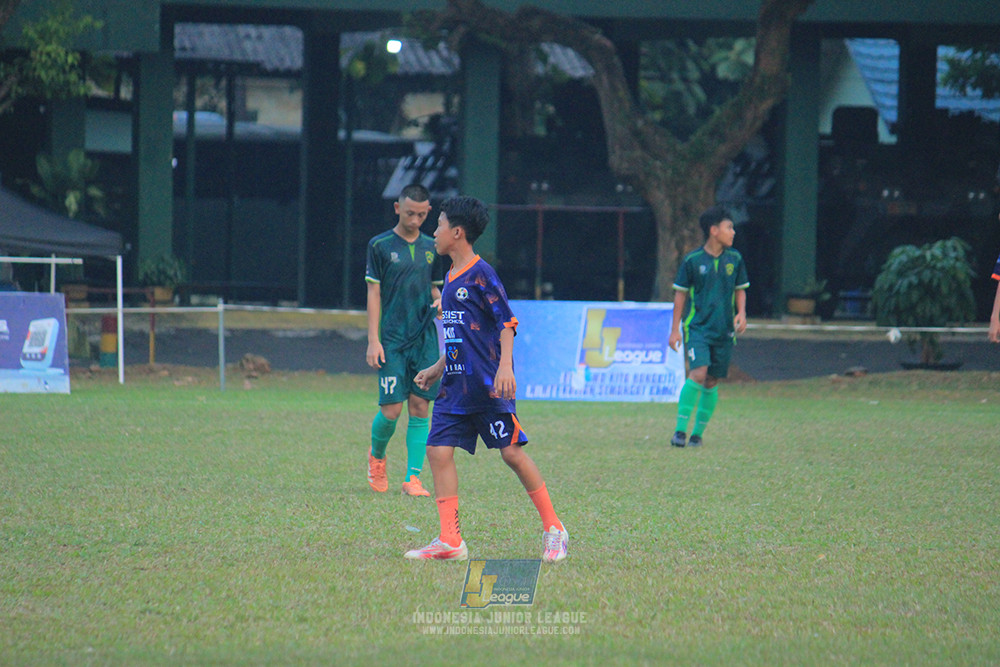 ijlu14 270626 tajimalela fa vs assist soccer school