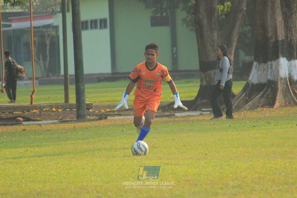 ijlu14 270626 tajimalela fa vs assist soccer school