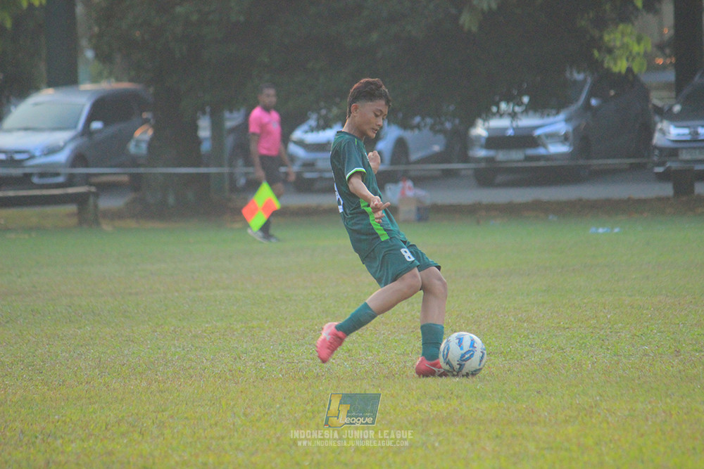 ijlu14 270626 tajimalela fa vs assist soccer school