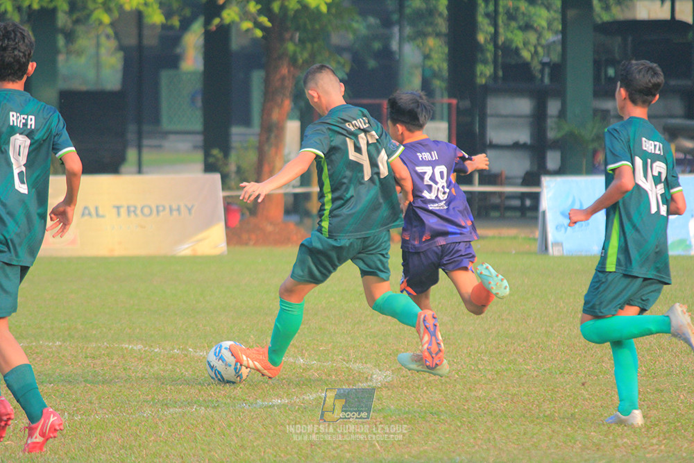 ijlu14 270626 tajimalela fa vs assist soccer school