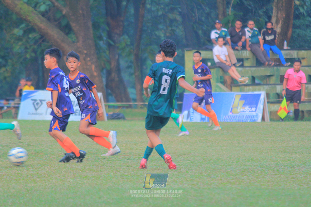 ijlu14 270626 tajimalela fa vs assist soccer school