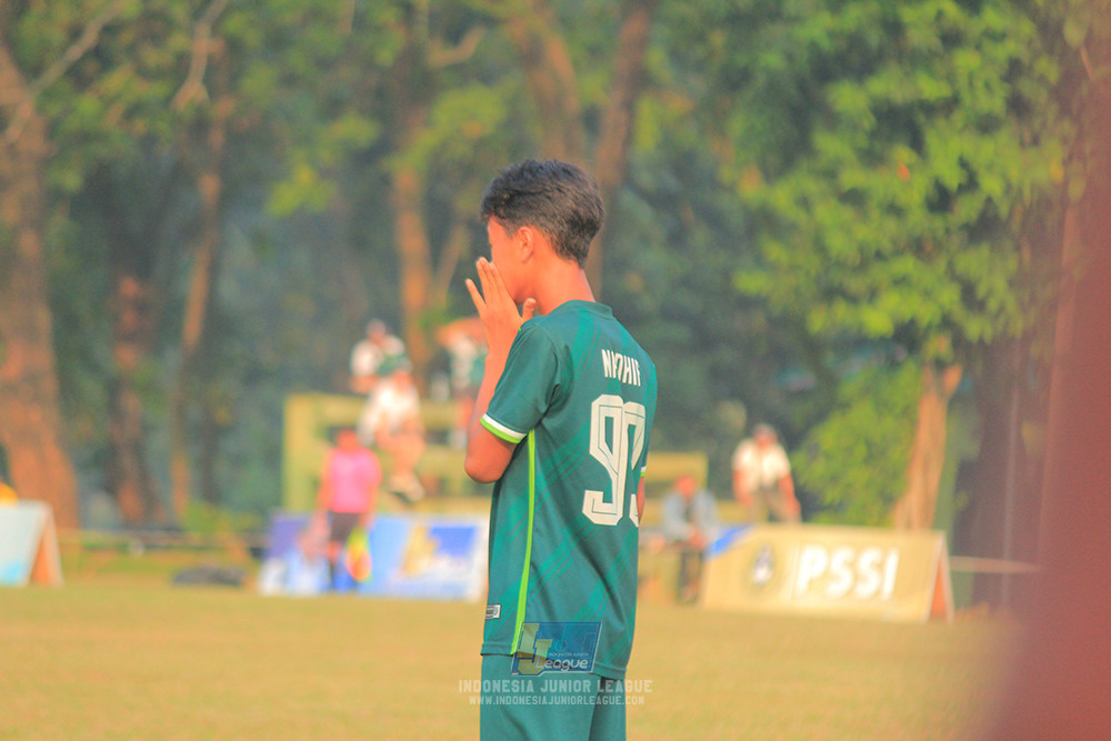 ijlu14 270626 tajimalela fa vs assist soccer school