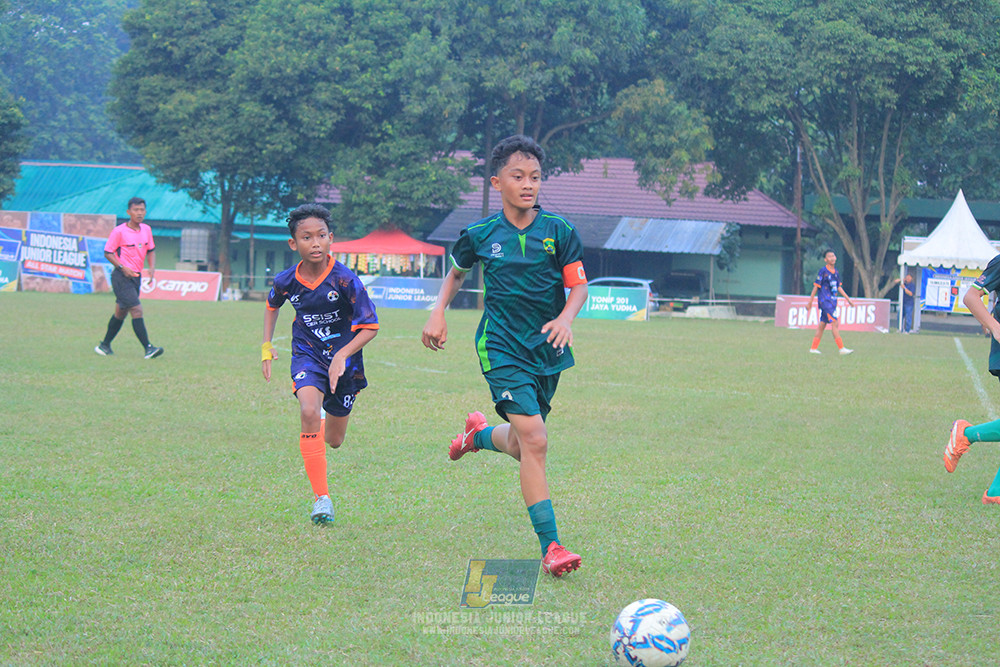 ijlu14 270626 tajimalela fa vs assist soccer school