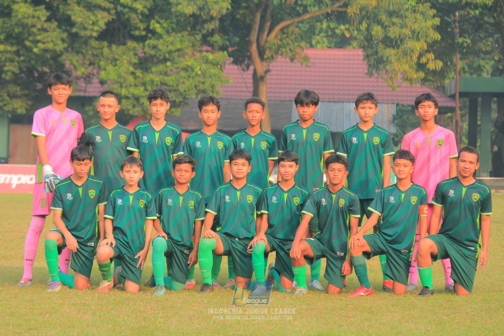 ijlu14 270626 tajimalela fa vs assist soccer school