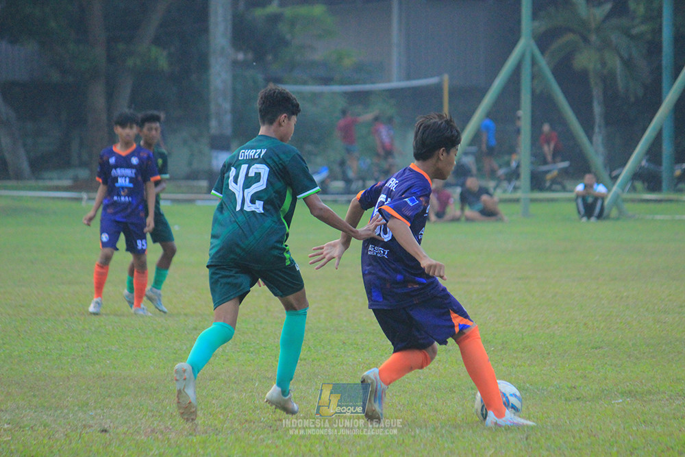 ijlu14 270626 tajimalela fa vs assist soccer school