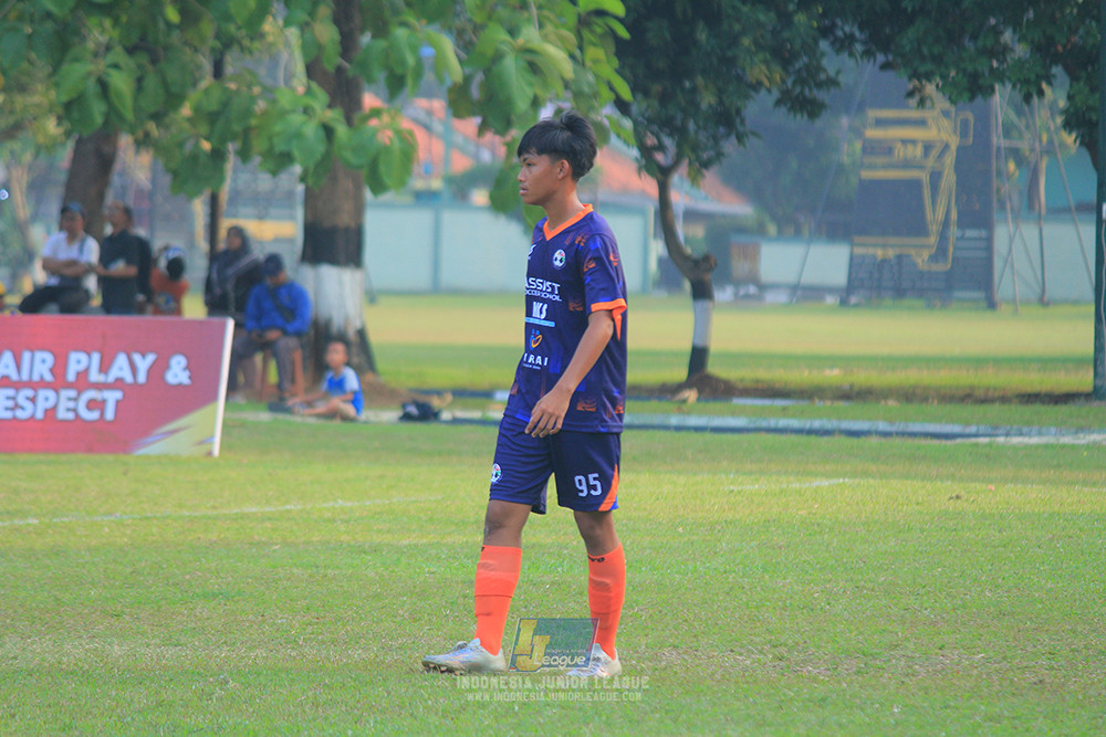 ijlu14 270626 tajimalela fa vs assist soccer school