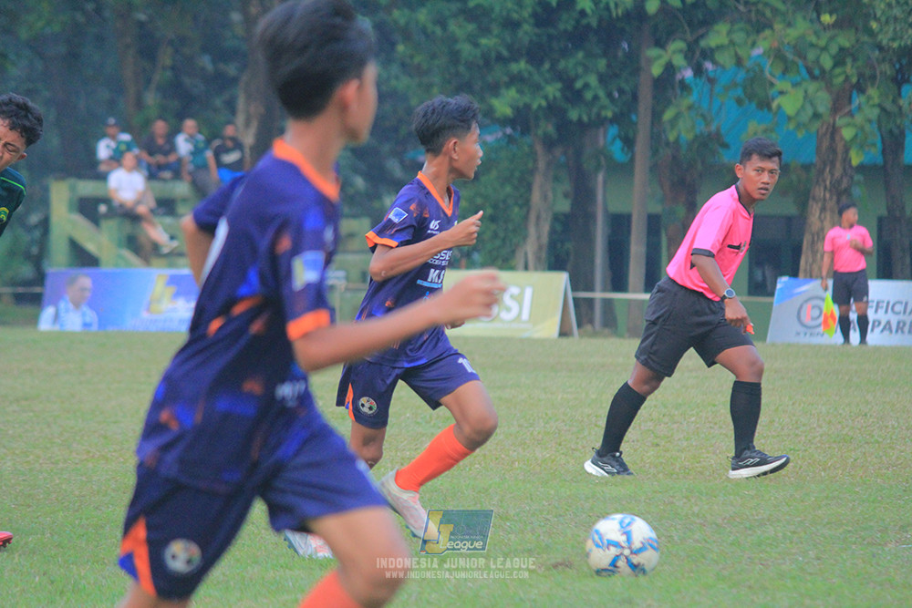 ijlu14 270626 tajimalela fa vs assist soccer school