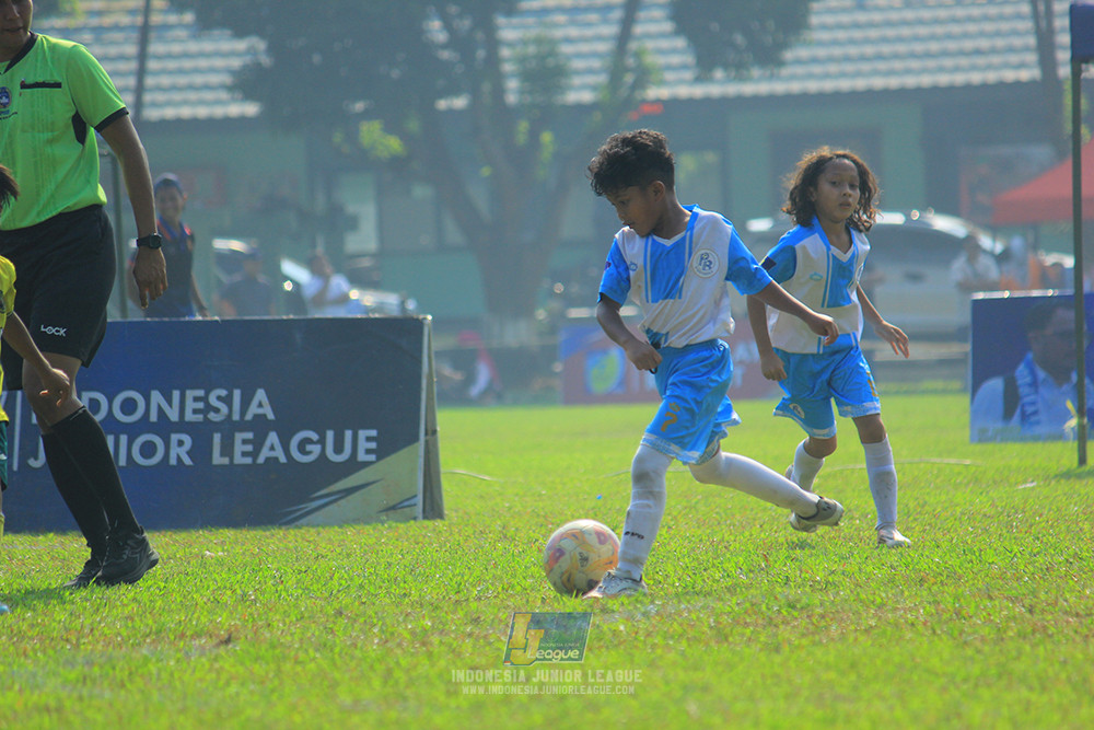 ijlu9 070626 proball football vs maesa pararaider