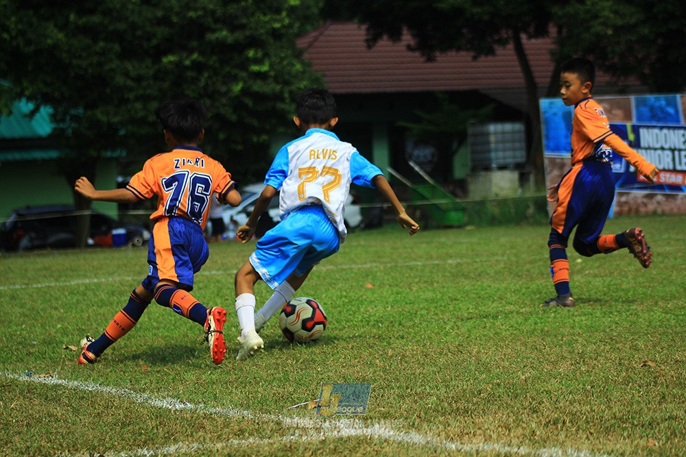 ijlu9 plate 050726 sparta 1979 vs proball football