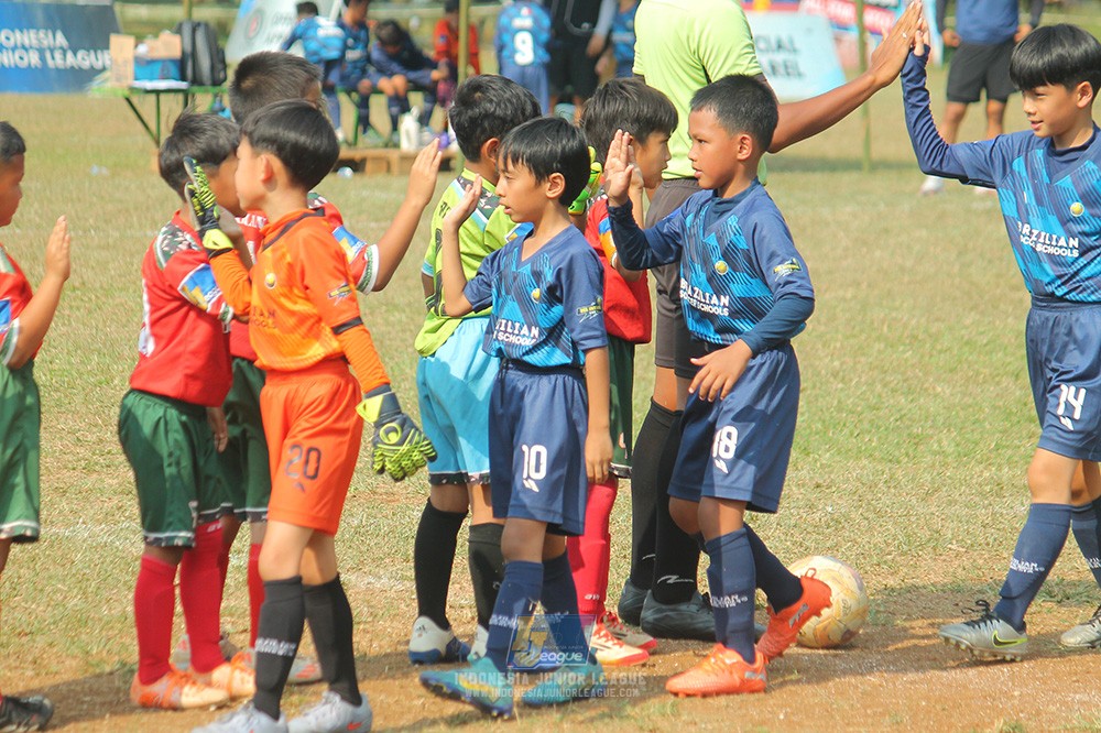 ijlu9 plate 050726 wiradhika soccer vs brazillian ss senayan
