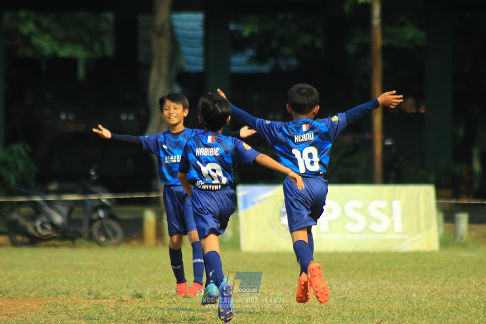 ijlu9 plate 050726 wiradhika soccer vs brazillian ss senayan