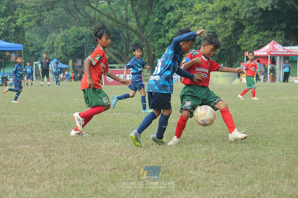 ijlu9 plate 050726 wiradhika soccer vs brazillian ss senayan