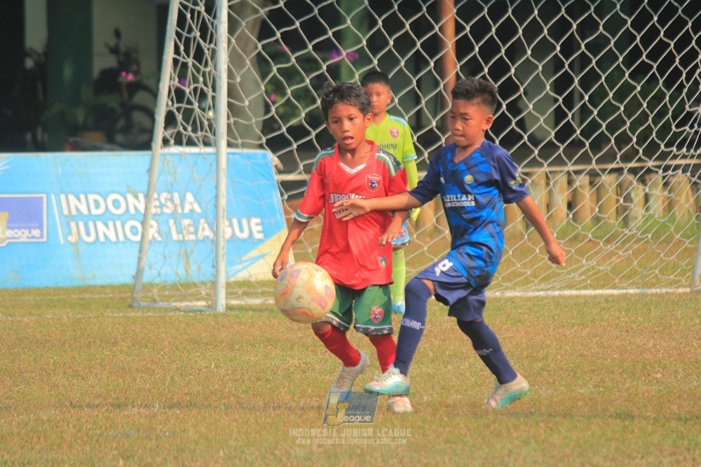 ijlu9 plate 050726 wiradhika soccer vs brazillian ss senayan