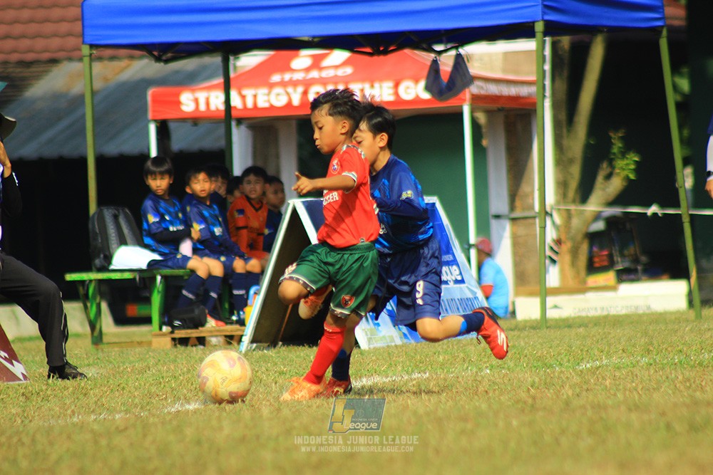 ijlu9 plate 050726 wiradhika soccer vs brazillian ss senayan