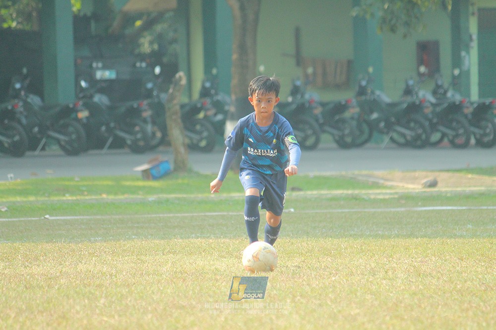 ijlu9 plate 050726 wiradhika soccer vs brazillian ss senayan