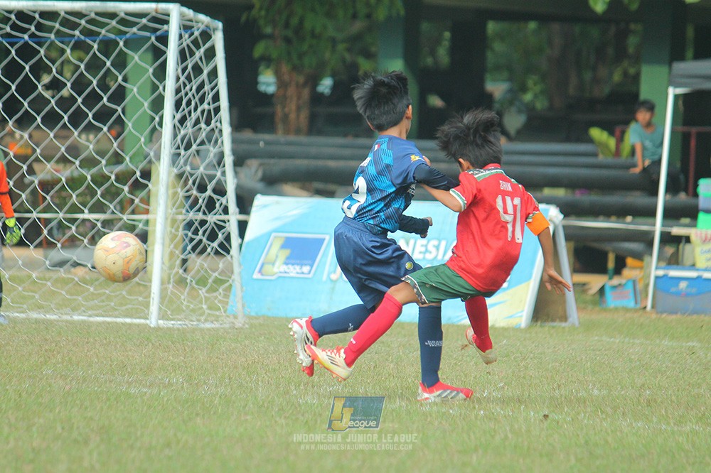 ijlu9 plate 050726 wiradhika soccer vs brazillian ss senayan